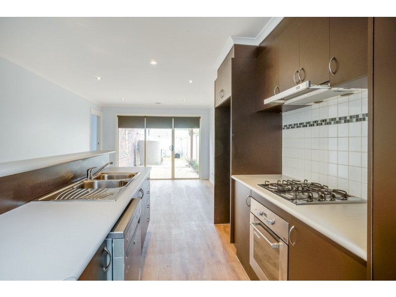 2/18 Vanderbilt Avenue, Truganina VIC 3029