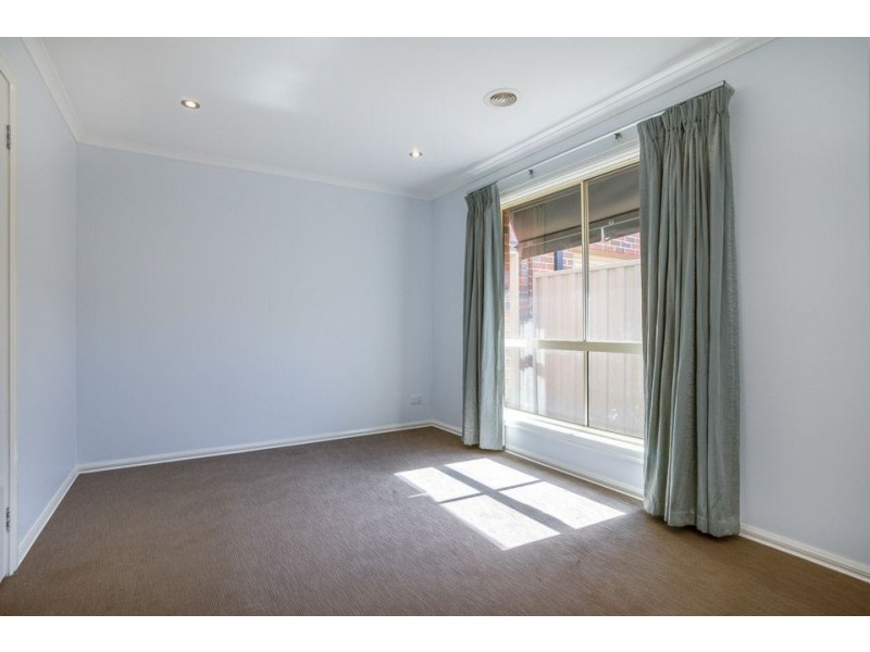 2/18 Vanderbilt Avenue, Truganina VIC 3029