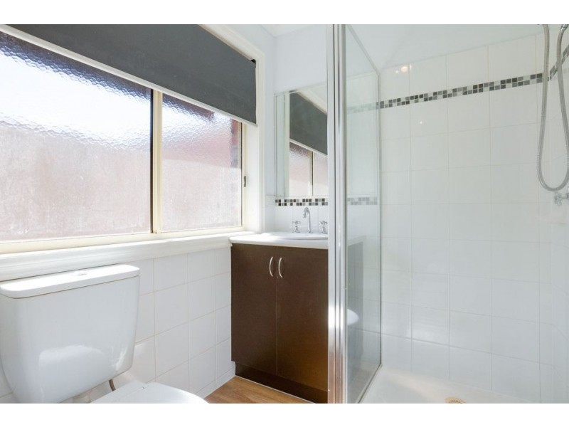 2/18 Vanderbilt Avenue, Truganina VIC 3029