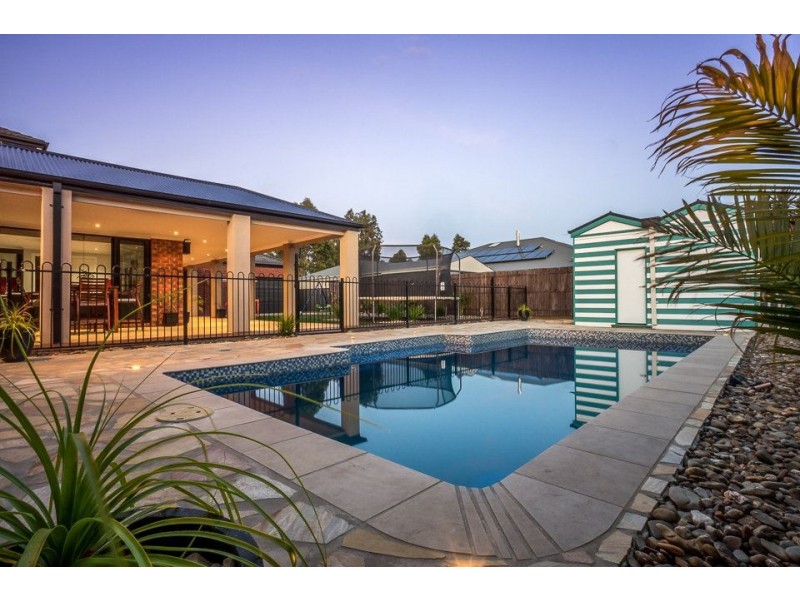 13 Manor Lakes Boulevard, Wyndham Vale VIC 3024