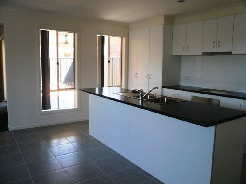 13 Kwila Drive, Truganina VIC 3029