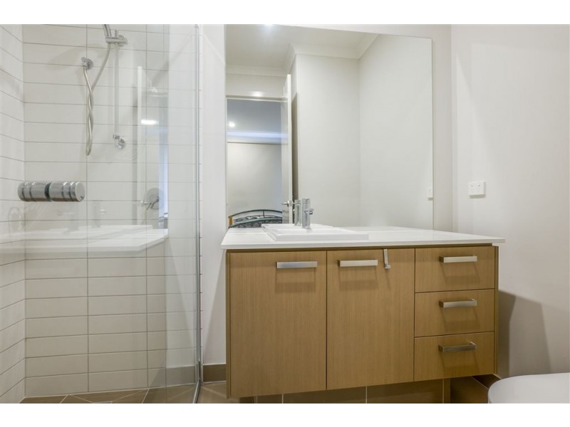 4 Tattersalls Lane, Point Cook VIC 3030