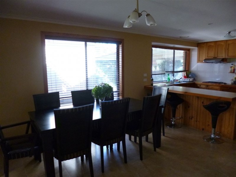 8 Pitta Close, Werribee VIC 3030