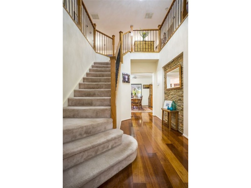 23 South Shore Avenue, Sanctuary Lakes VIC 3030