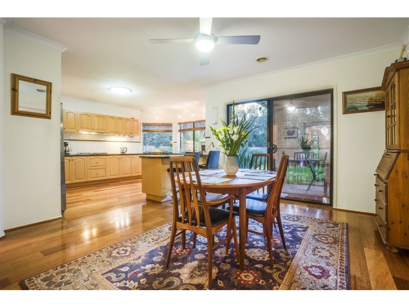 23 South Shore Avenue, Sanctuary Lakes VIC 3030