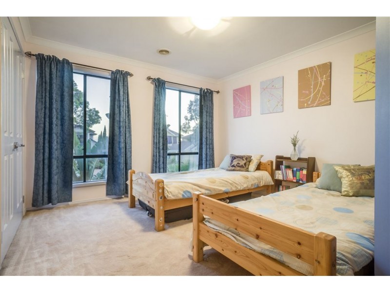 23 South Shore Avenue, Sanctuary Lakes VIC 3030