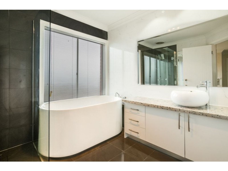 56 May Avenue, Altona Meadows VIC 3028