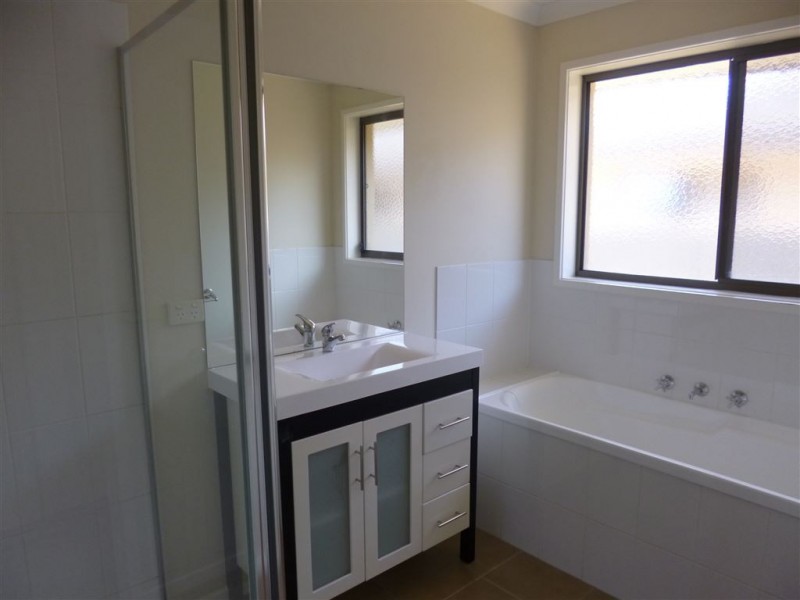 50 Monterey Bay, Sanctuary Lakes VIC 3030