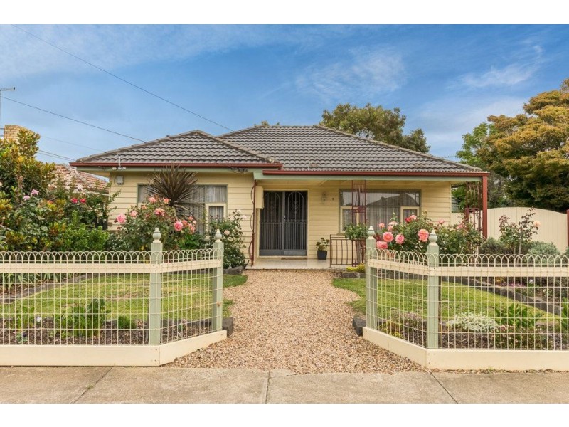 18 Scotsburn Grove, Werribee VIC 3030