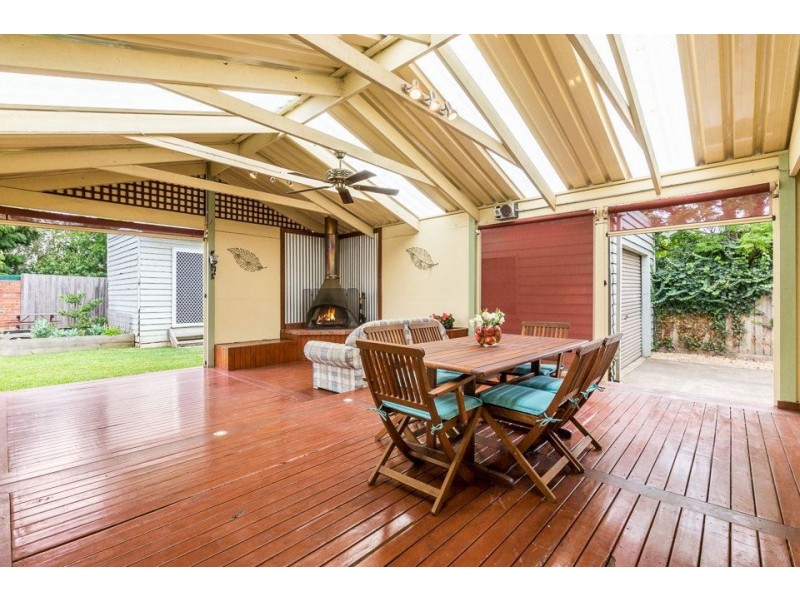 18 Scotsburn Grove, Werribee VIC 3030