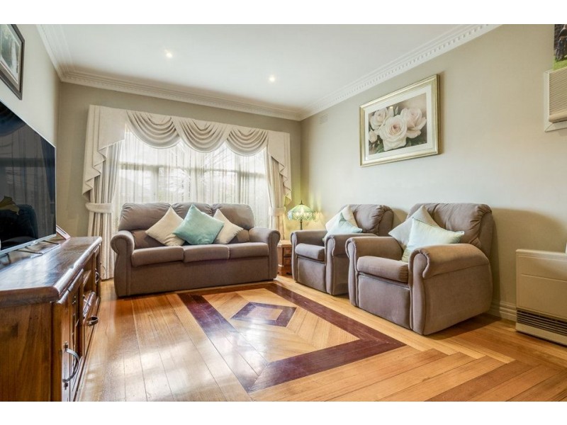 18 Scotsburn Grove, Werribee VIC 3030