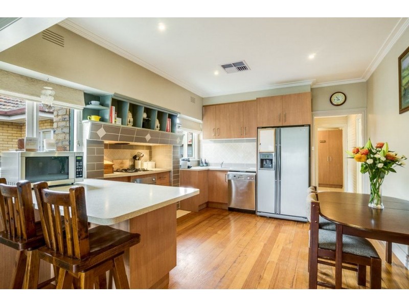 18 Scotsburn Grove, Werribee VIC 3030