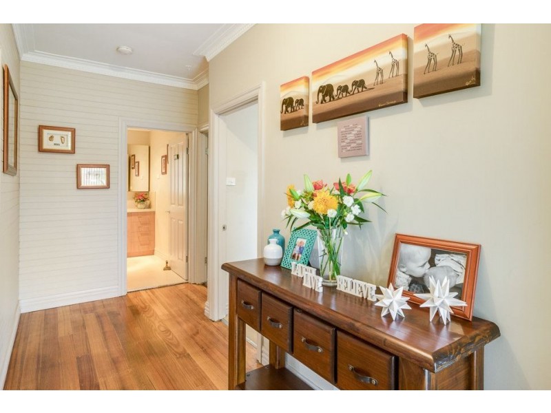 18 Scotsburn Grove, Werribee VIC 3030