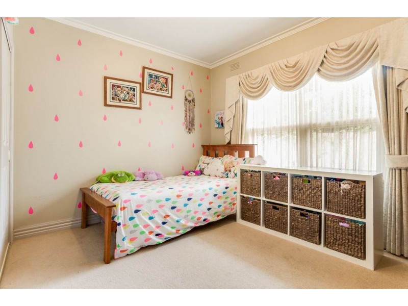 18 Scotsburn Grove, Werribee VIC 3030