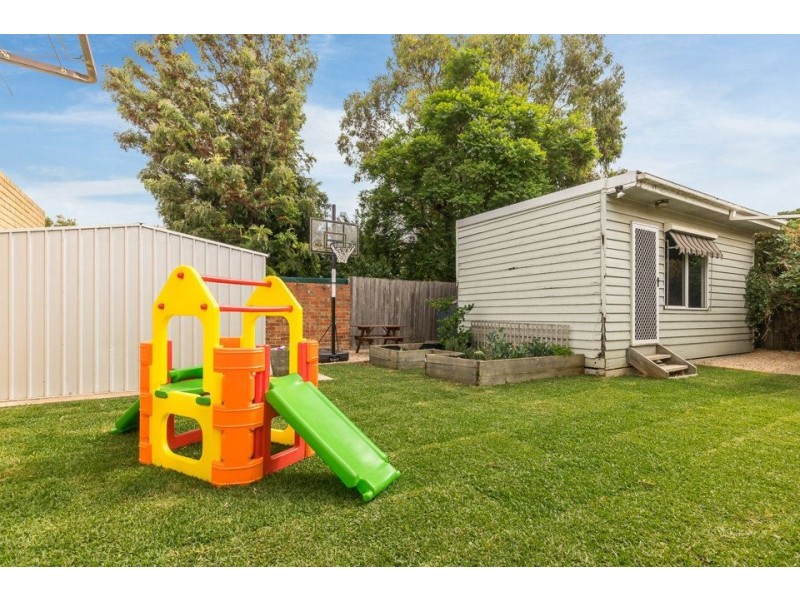 18 Scotsburn Grove, Werribee VIC 3030