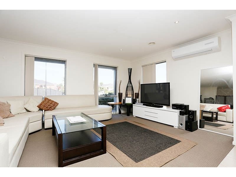 2 Hydrangea Drive, Point Cook VIC 3030
