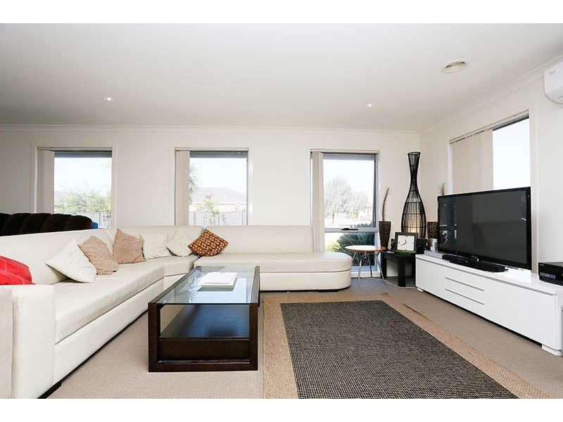 2 Hydrangea Drive, Point Cook VIC 3030