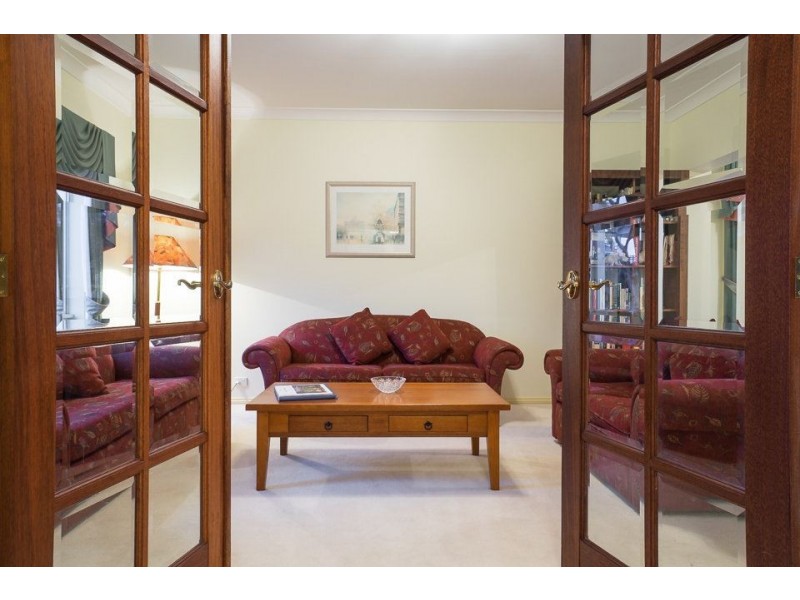 25 South Shore Avenue, Sanctuary Lakes VIC 3030