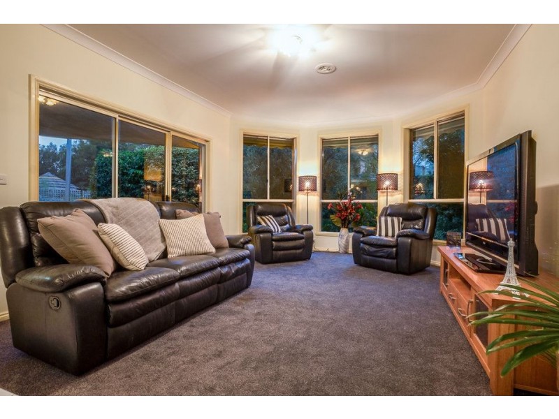 25 South Shore Avenue, Sanctuary Lakes VIC 3030