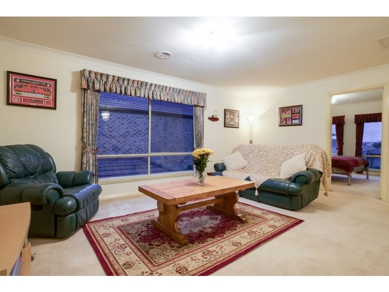 25 South Shore Avenue, Sanctuary Lakes VIC 3030