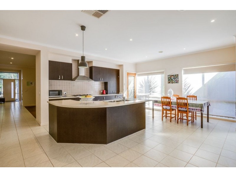 6. Mokoan Close, Wyndham Vale VIC 3024