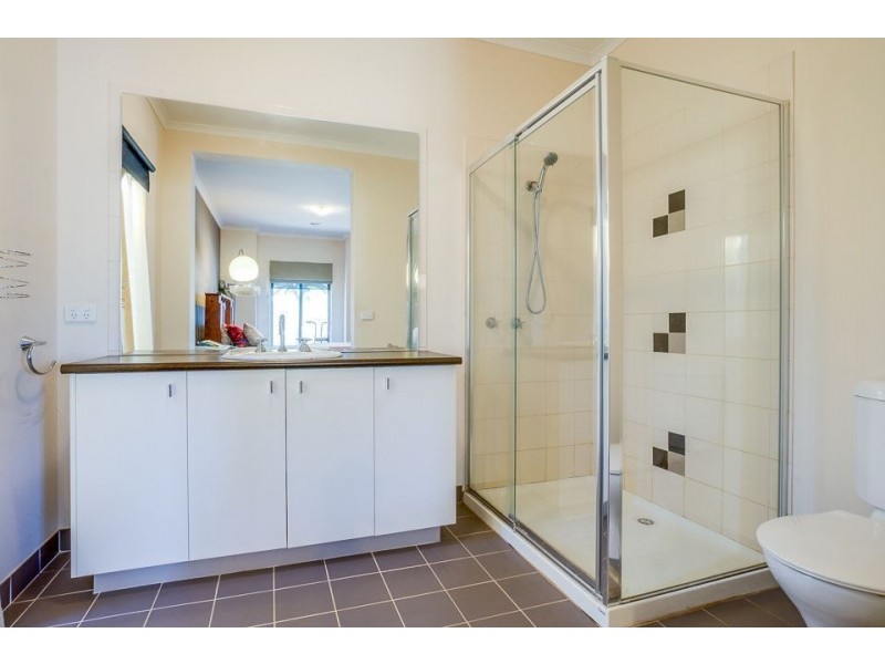 6. Mokoan Close, Wyndham Vale VIC 3024