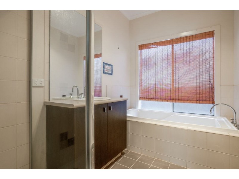 6. Mokoan Close, Wyndham Vale VIC 3024