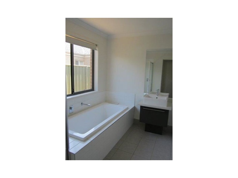 17 Manuka Grove, Wyndham Vale VIC 3024