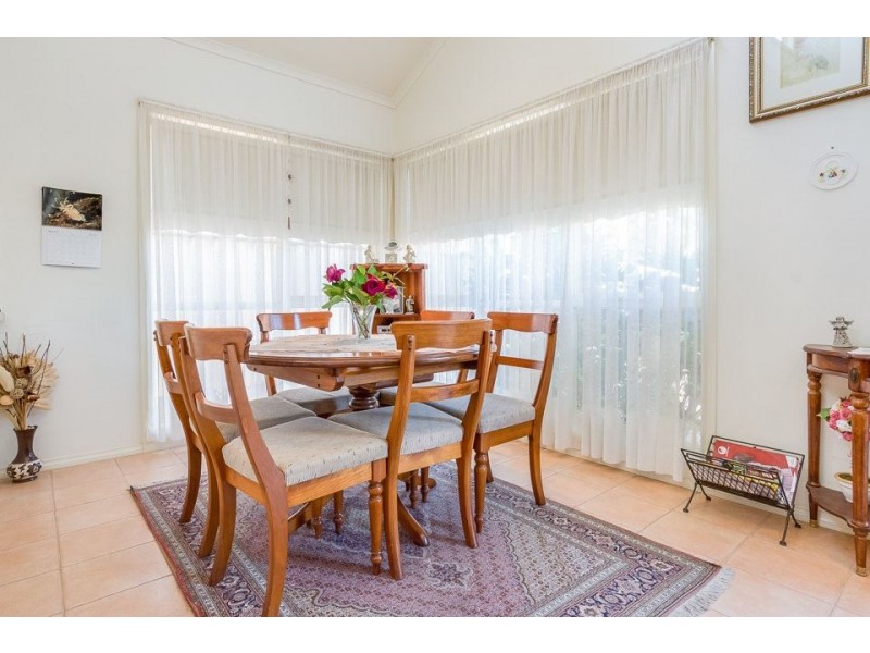 2/25 Collins Street, Werribee VIC 3030