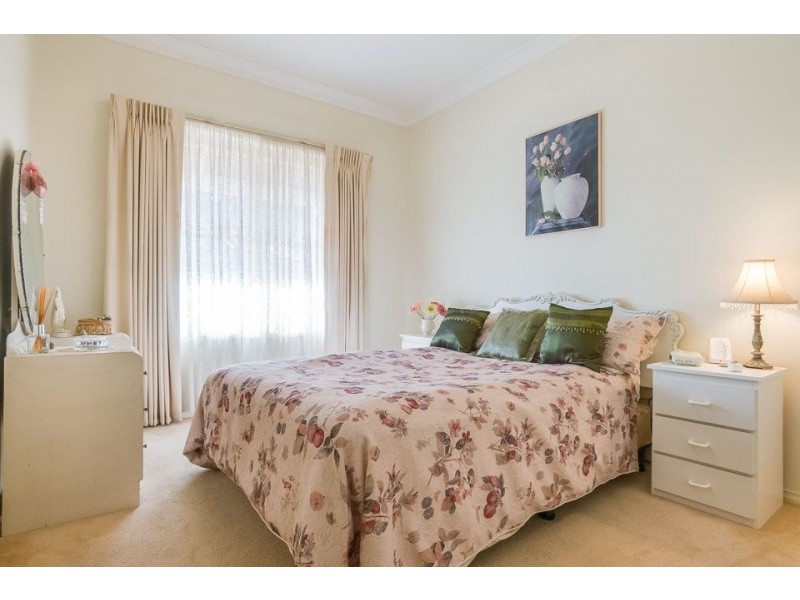 2/25 Collins Street, Werribee VIC 3030
