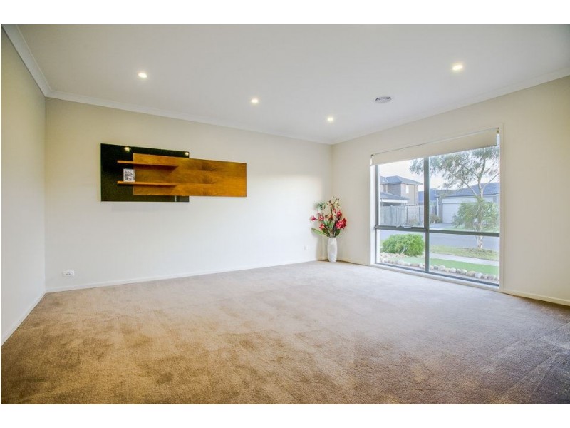 4 Lomandra Street, Point Cook VIC 3030