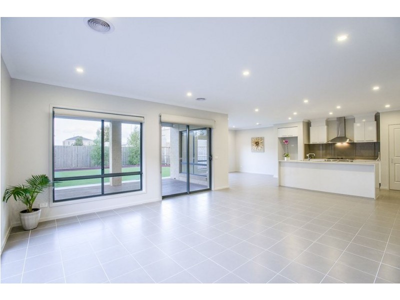 4 Lomandra Street, Point Cook VIC 3030
