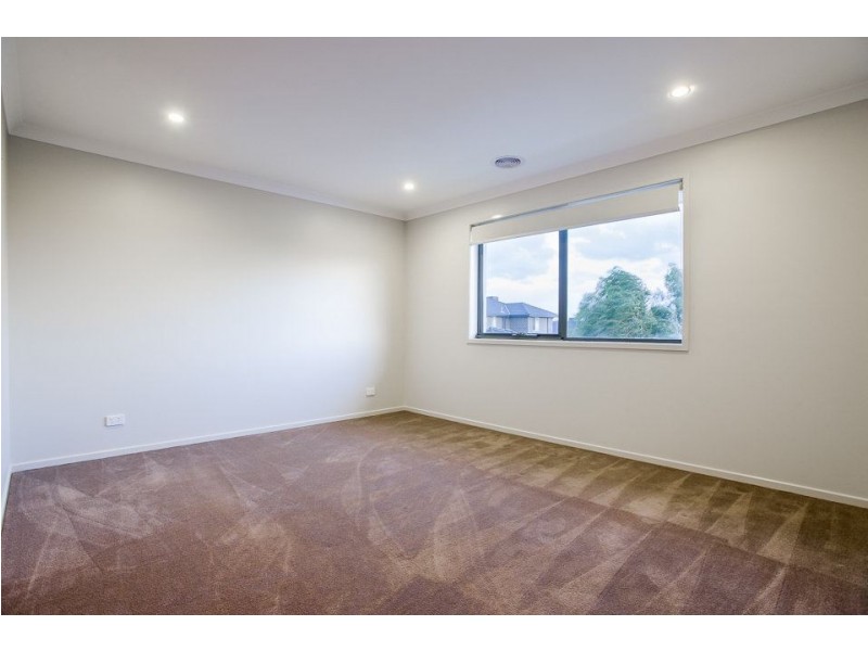 4 Lomandra Street, Point Cook VIC 3030