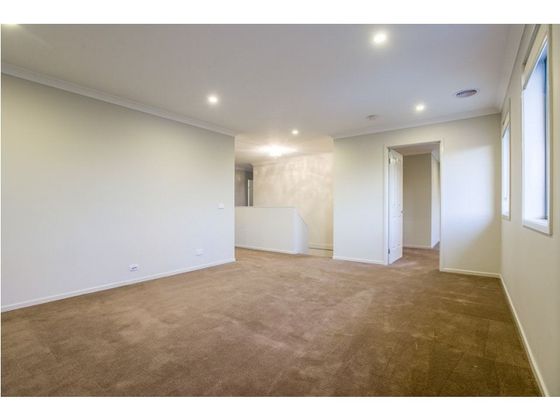 4 Lomandra Street, Point Cook VIC 3030