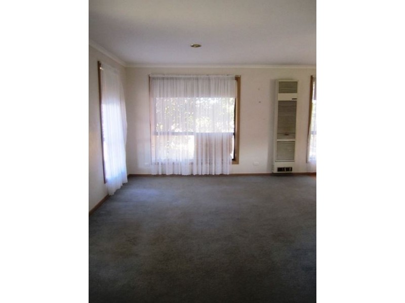 2 Malvern Close, Werribee VIC 3030