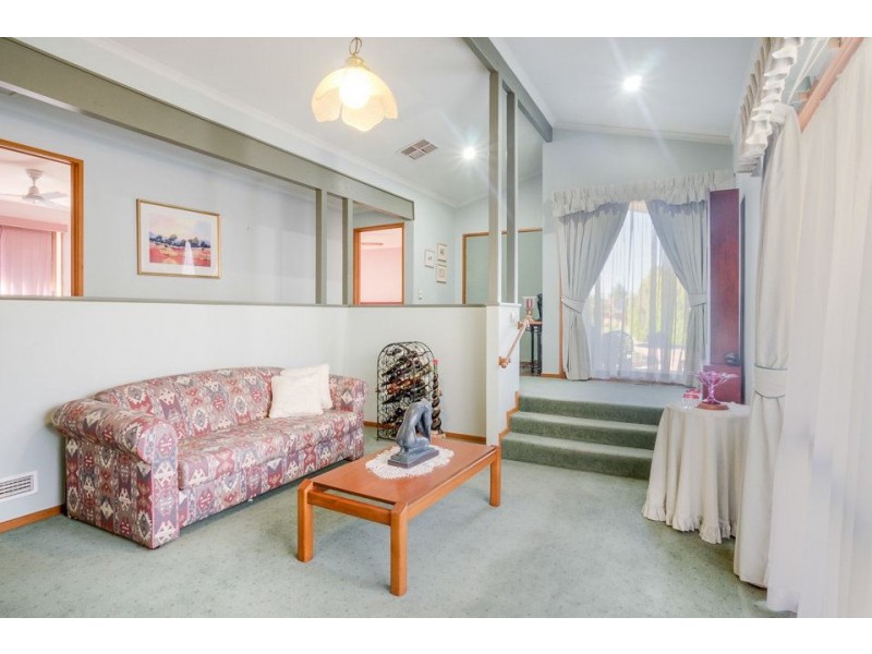 16 Crofton Court, Hoppers Crossing VIC 3029