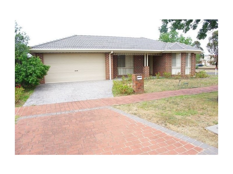 17 Newminster Way, Point Cook VIC 3030