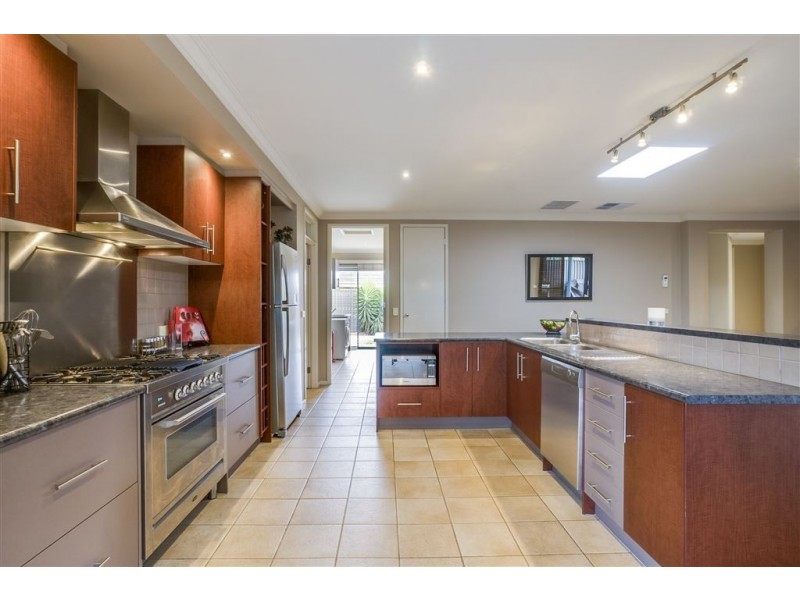 7 Omeo Terrace, Wyndham Vale VIC 3024