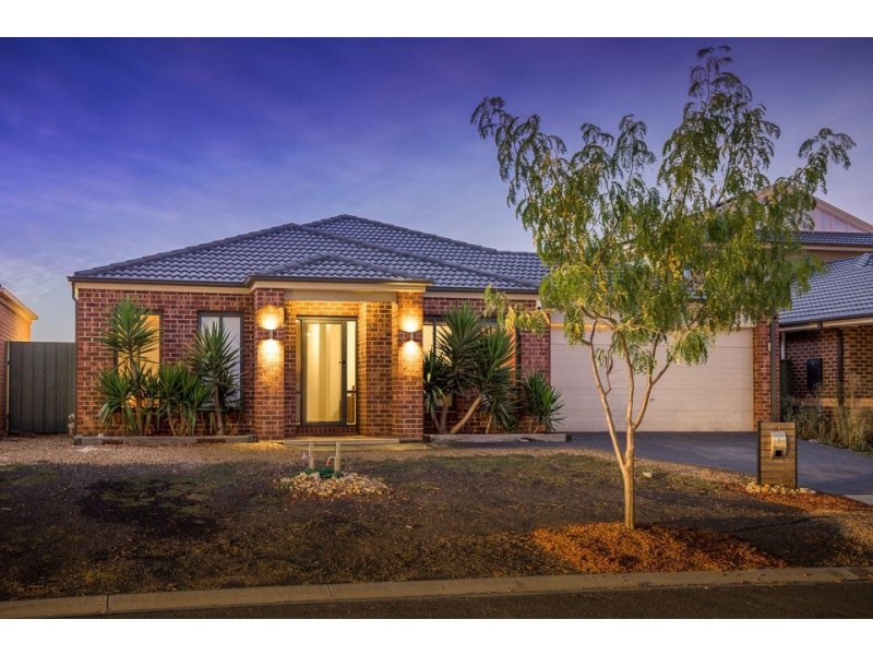 9 Langley Avenue, Wyndham Vale VIC 3024