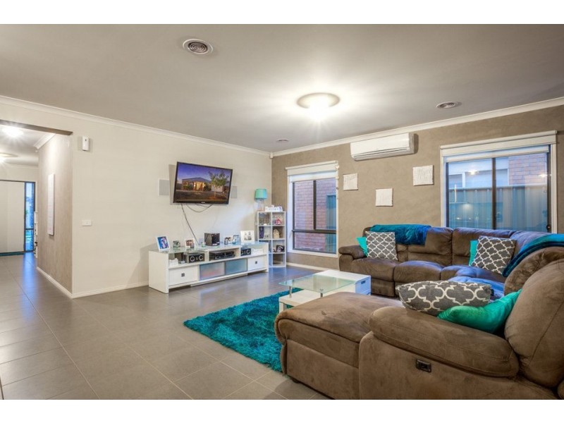 9 Langley Avenue, Wyndham Vale VIC 3024