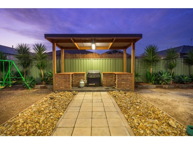 9 Langley Avenue, Wyndham Vale VIC 3024