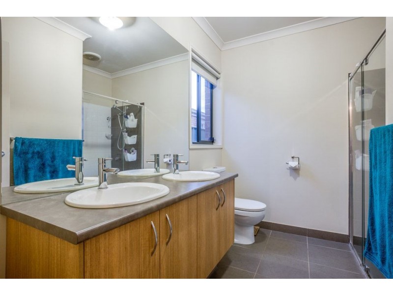 9 Langley Avenue, Wyndham Vale VIC 3024