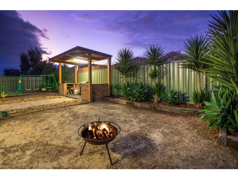 9 Langley Avenue, Wyndham Vale VIC 3024