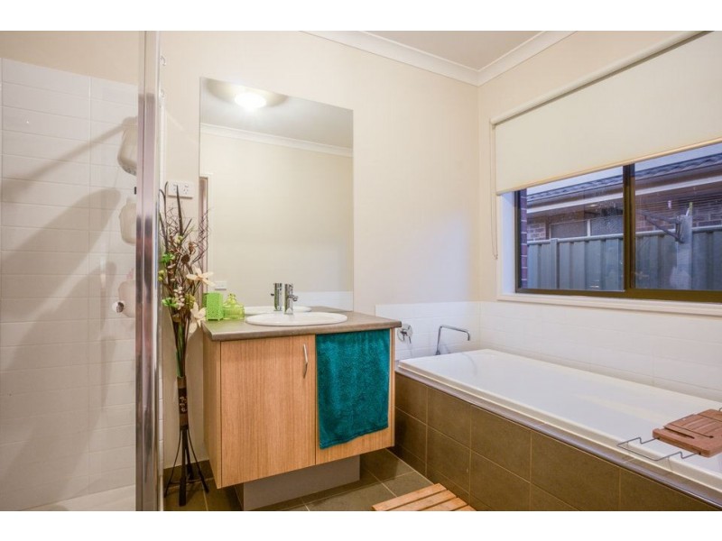 9 Langley Avenue, Wyndham Vale VIC 3024