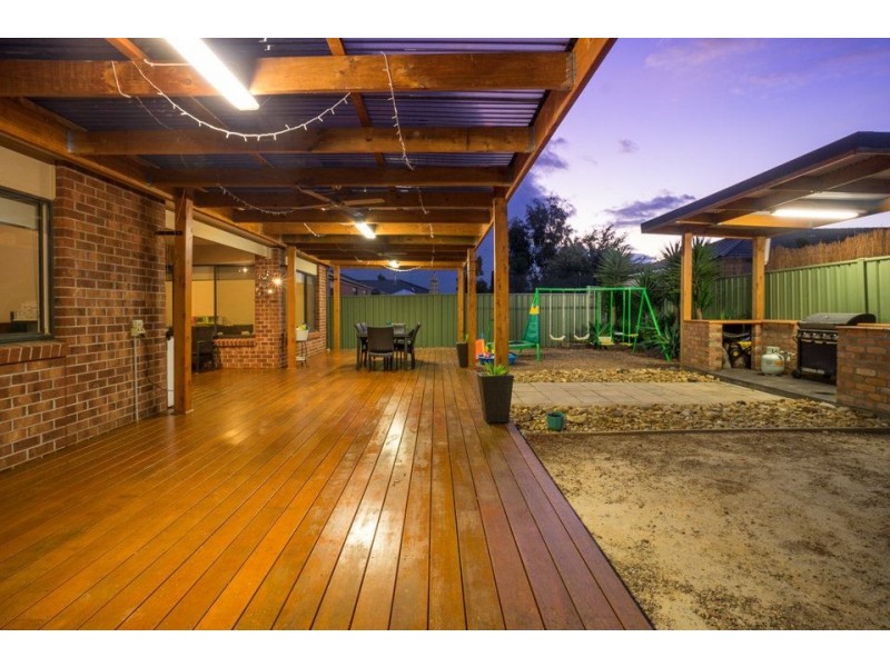 9 Langley Avenue, Wyndham Vale VIC 3024