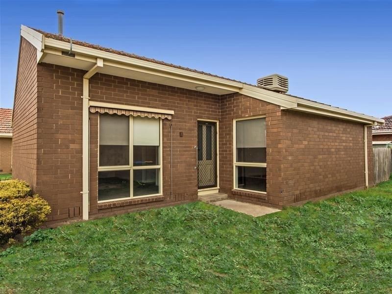 7/27 Deutgam Street, Werribee VIC 3030