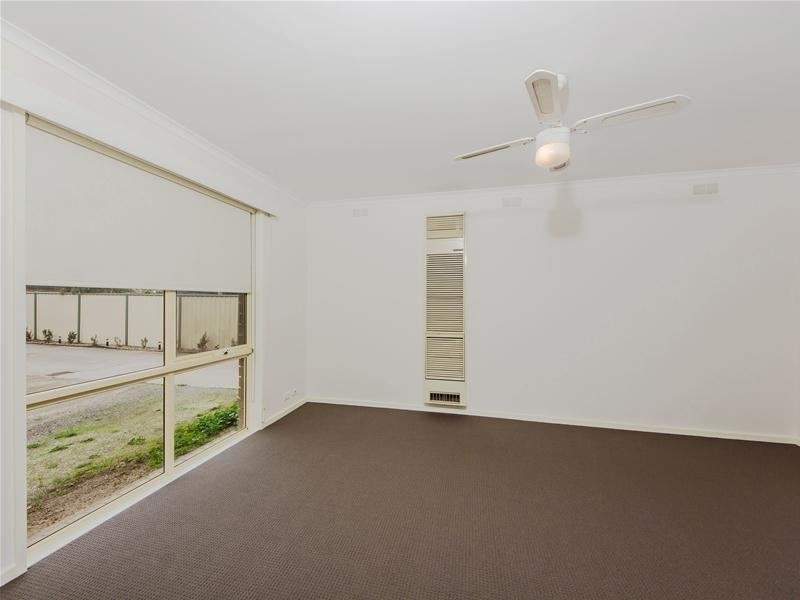7/27 Deutgam Street, Werribee VIC 3030