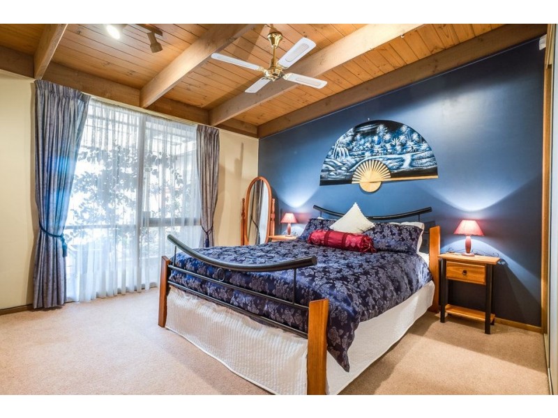 15 Gabrielle Close, Werribee VIC 3030