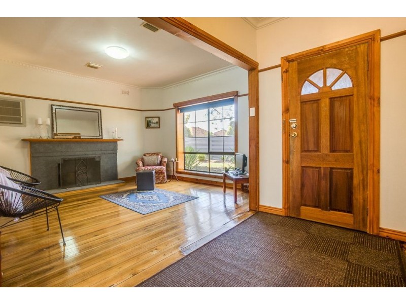 25 Mary Avenue, Werribee VIC 3030