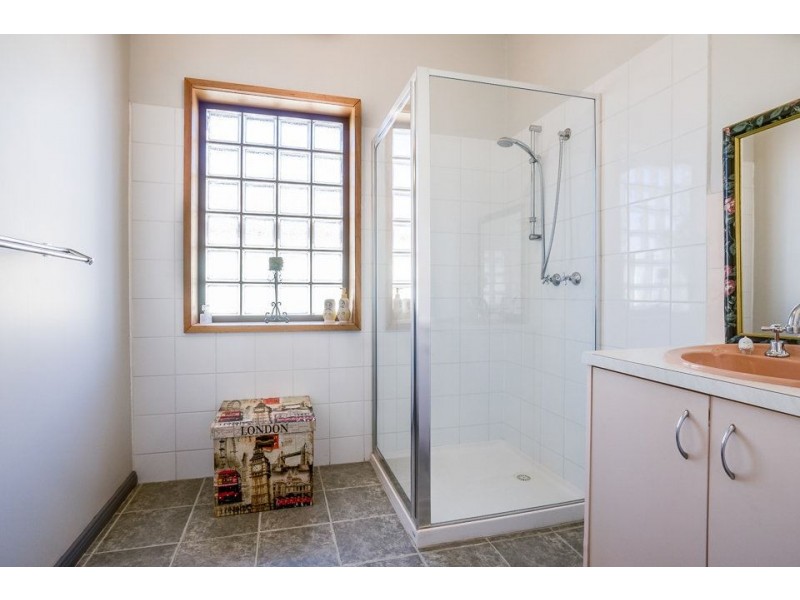 25 Mary Avenue, Werribee VIC 3030